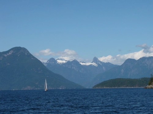 calma-sailing-1c-learn-to-sail-in-desolation-sound