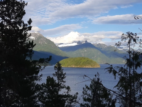 calma-sailing-5t-2-desolation-sound-book