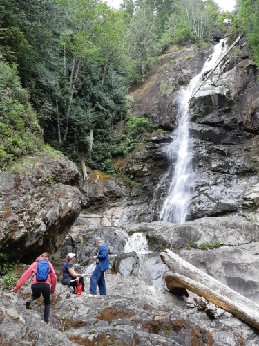 calma-sailing-5t-2-hiking-in-british-columbia