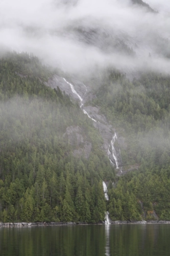 calma-sailing-5t-3-waterfalls-in-British-Columbia