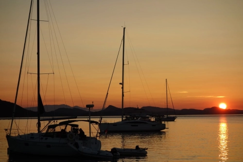 calma-sailing-5t-5-sleeping-on-a-sailboat-desolation-sound