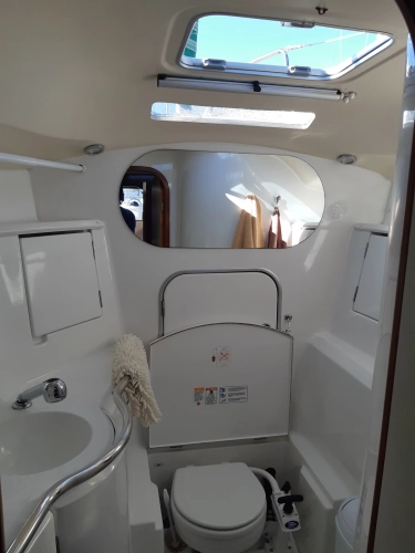 calma-sailing-a-modern-sailboat-BC