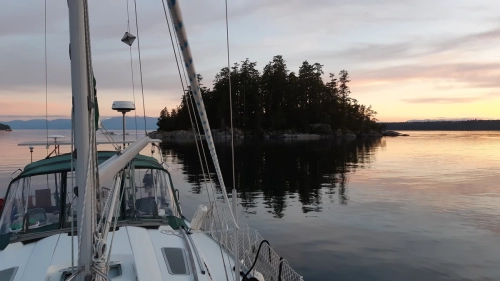 calma-sailing-a-sunsets-british-columbia