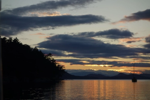 calma-sailing-5t-1-sunsets-on-a-sailboat